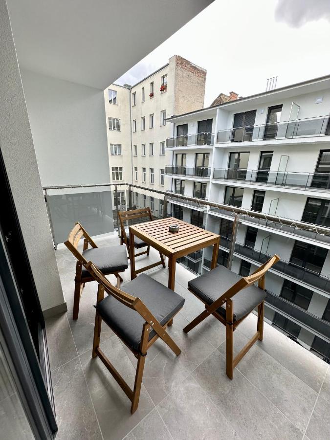 Cityscape Apartment ~ Ac/Indoor Parking/Balcony Budapest Exterior foto